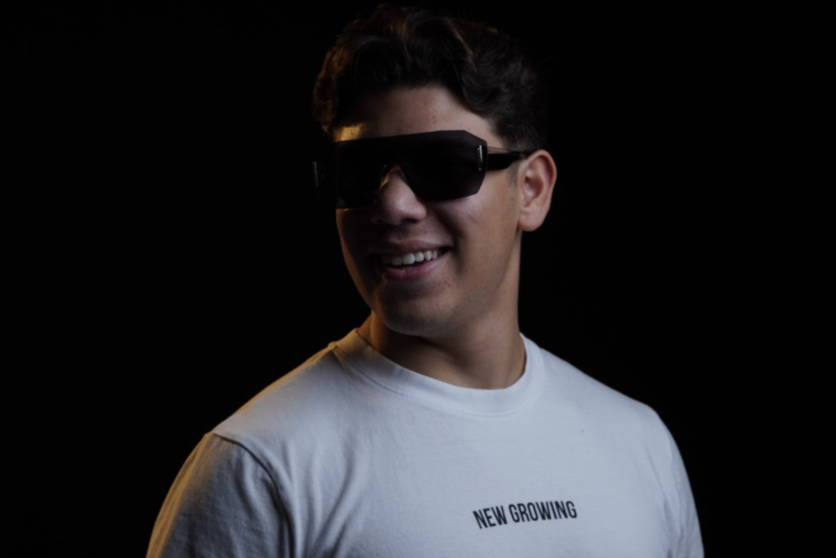 New Growing premium white t-shirt